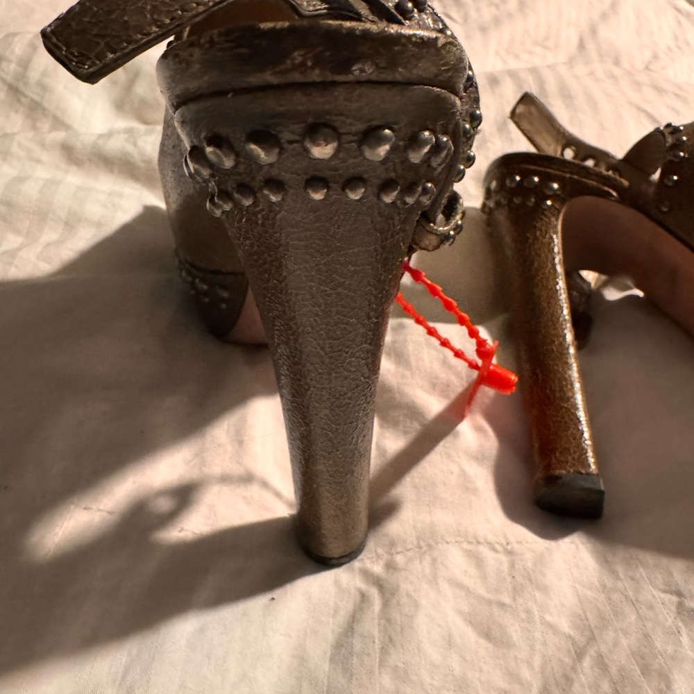 Gorgeous platform Prada studded peep toe shoes - Picture 2 of 6